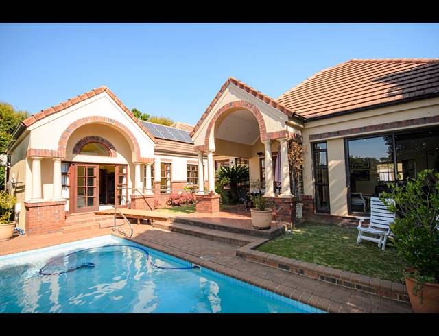 3 BEDROOM HOUSE FOR SALE IN BRYANSTON
